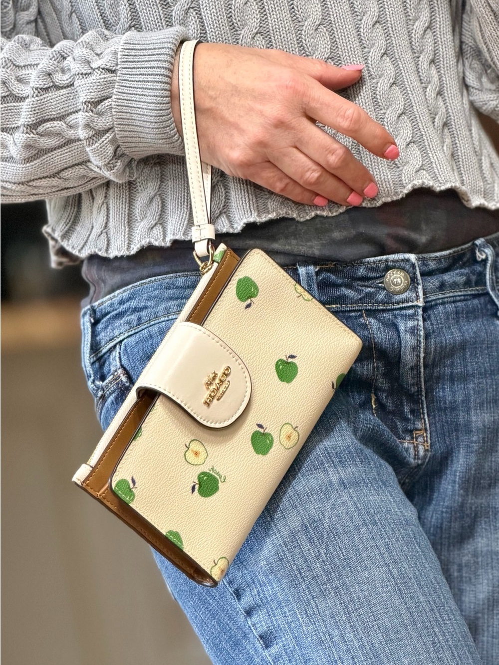 Coach Whimsical Apple Print Tech Phone Wallet Wristlet Cream‎ & Green EUC